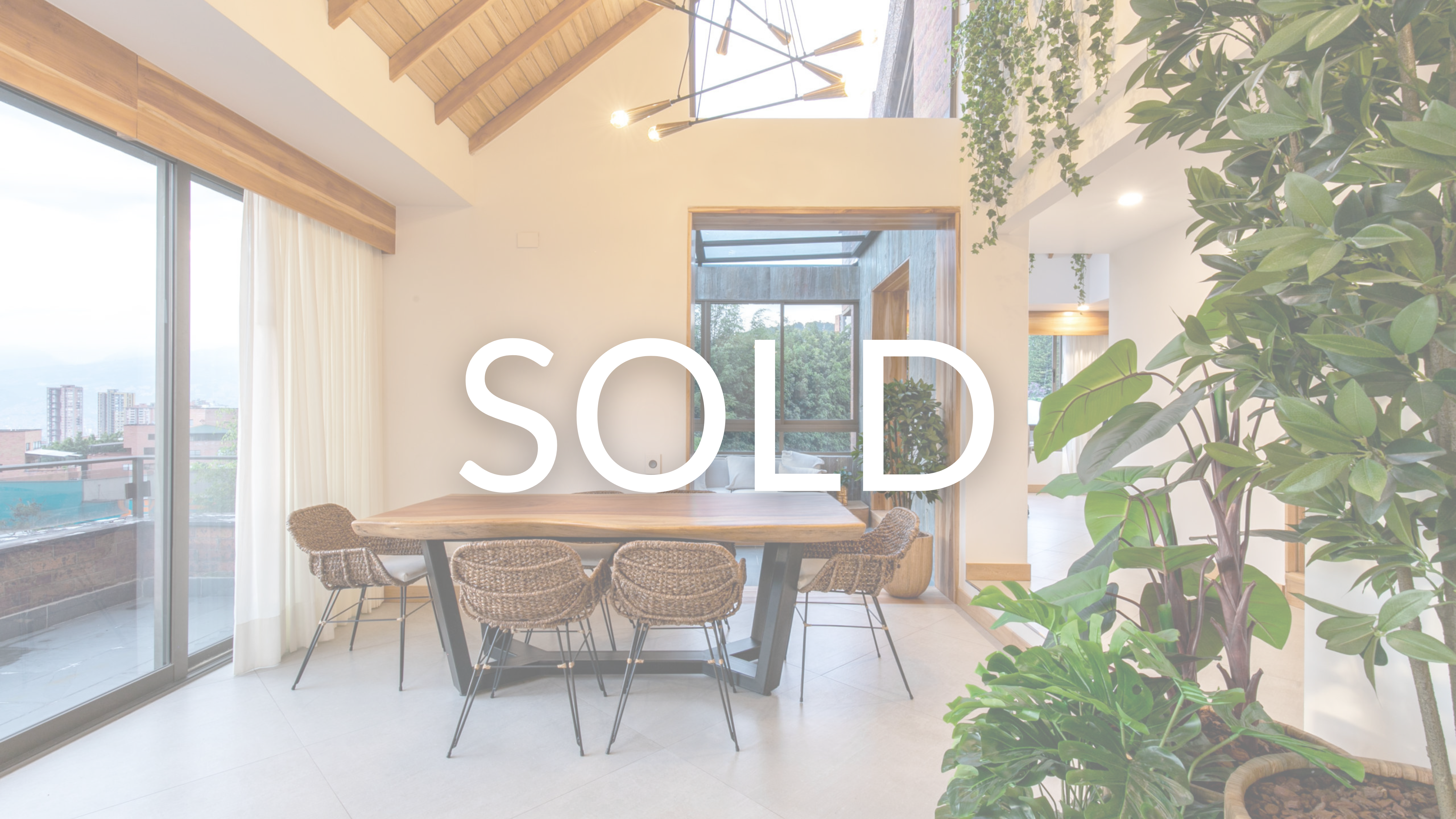 Unique 4 bedroomTurnkey Real Estate Piece of Art