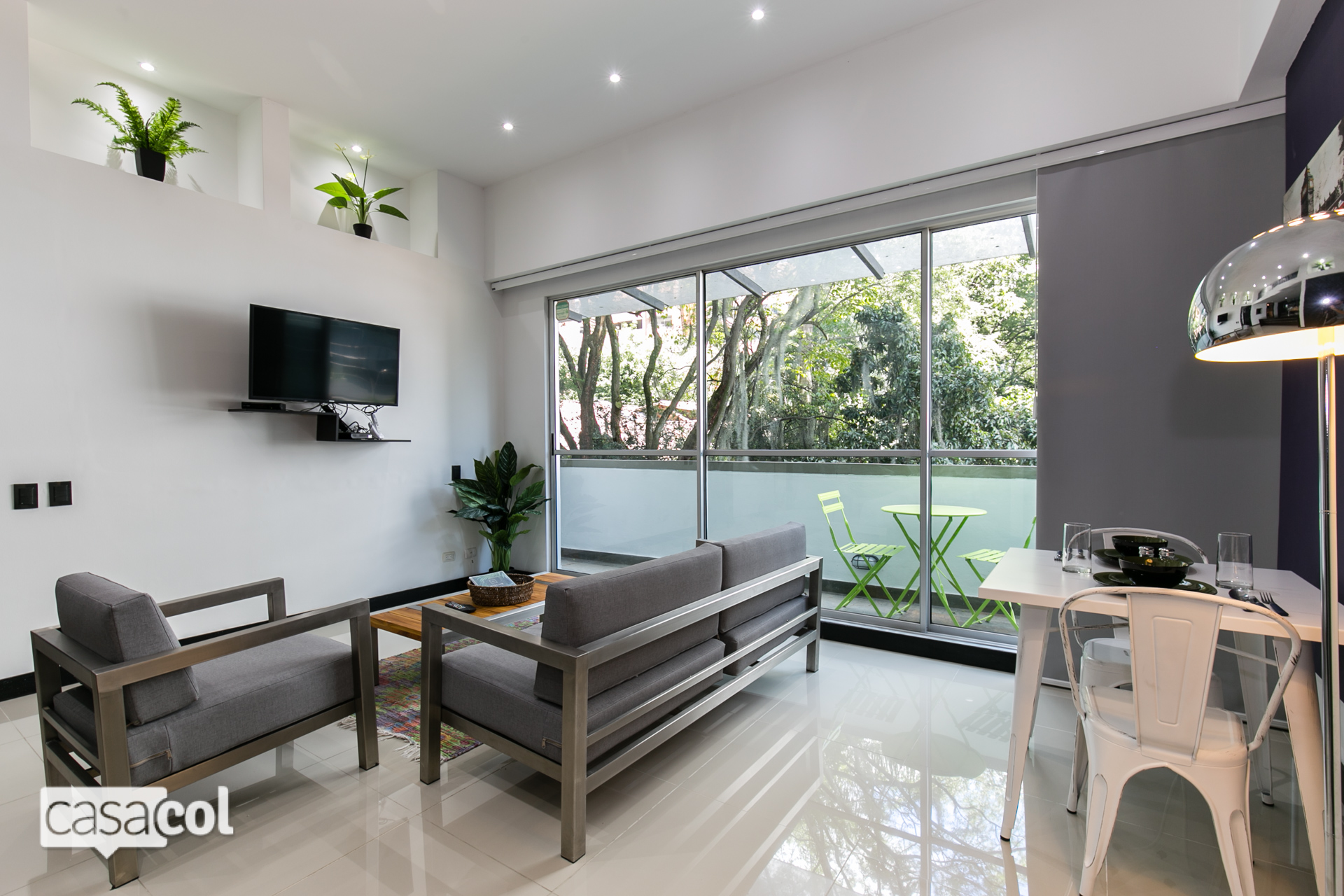 Modern 1-Bedroom Apartment in El Poblado – Prime Location
