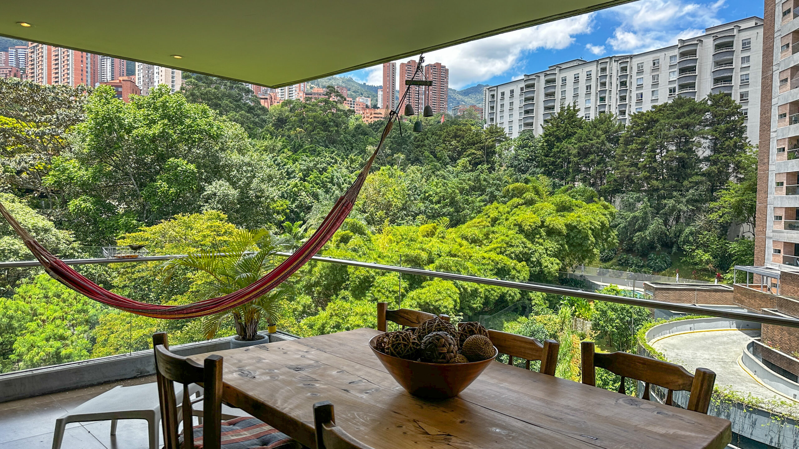 2-Bedroom Apartment in Provenza – Ideal for Living or Investment