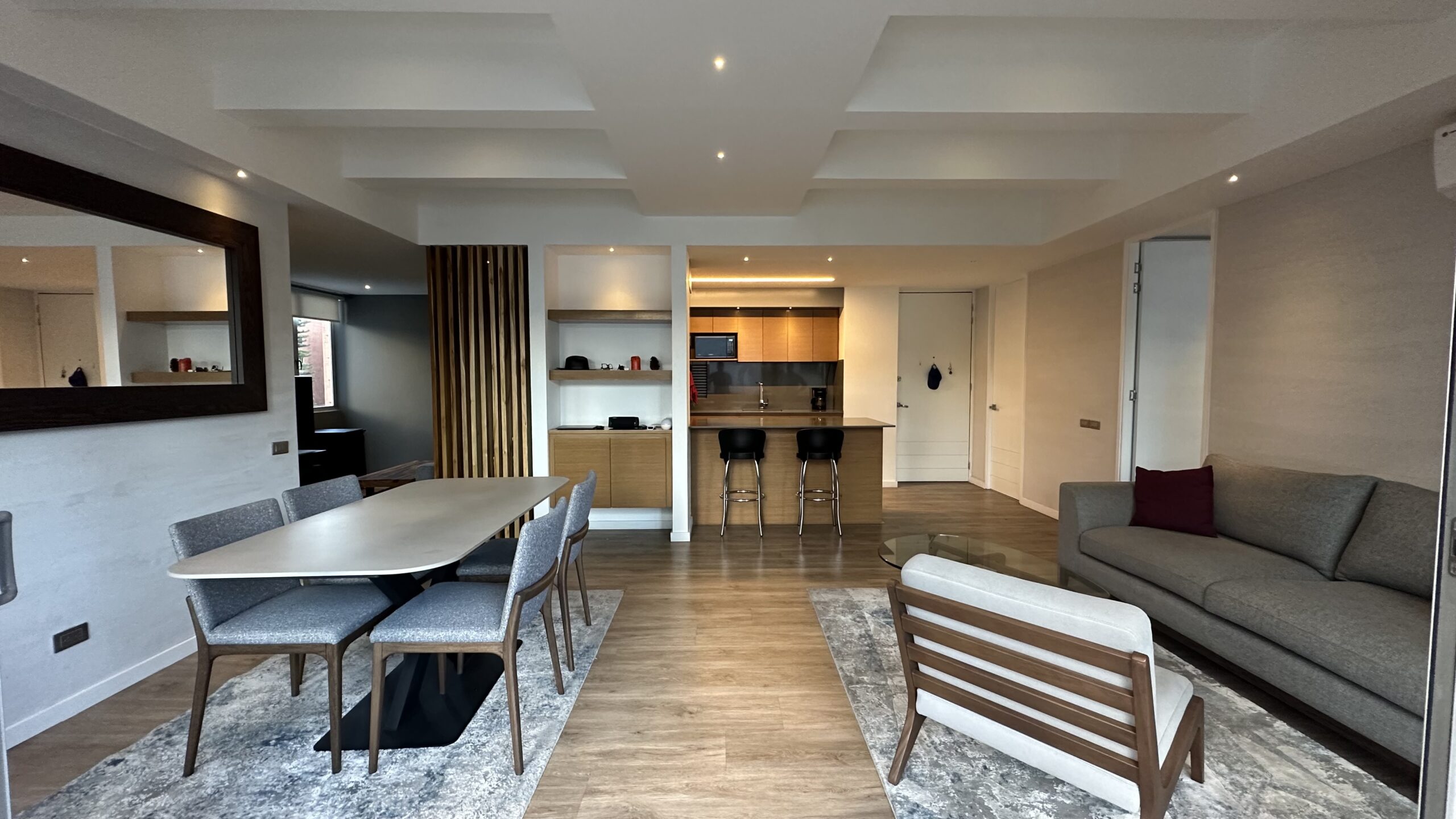 Turnkey Apartment in the Heart of Milla de Oro – Walk Everywhere