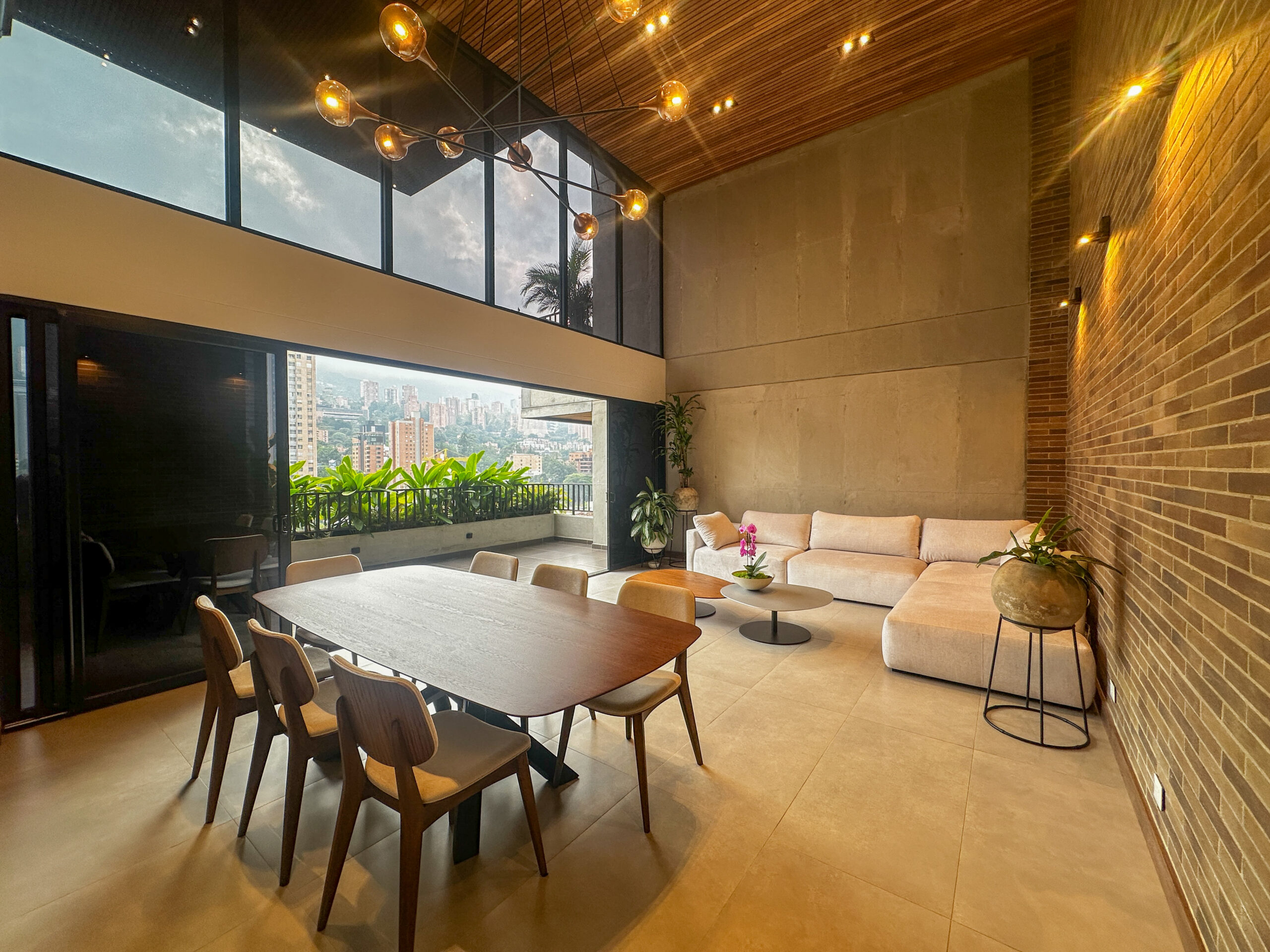 A Truly Rare 3-Bedroom Trophy Residence with Panoramic Views (DAILY RENTAL)