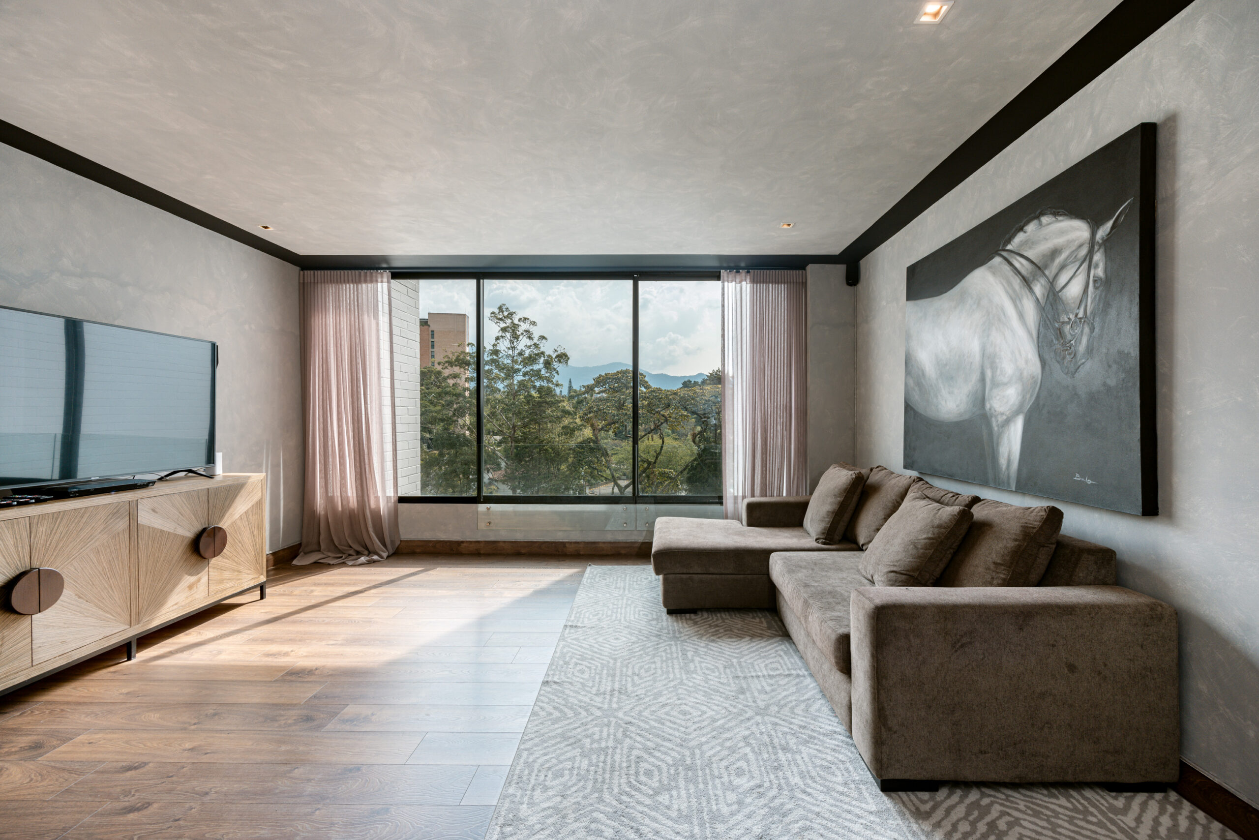 Chic 1-Bedroom Apartment with High Ceilings in San Lucas (TURNKEY)