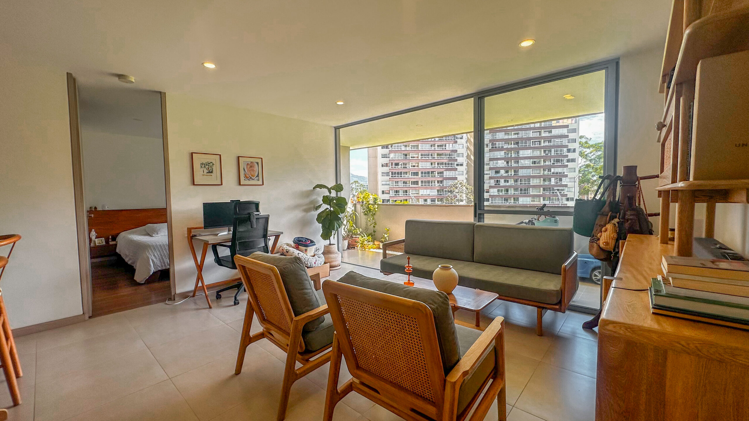Modern 1-Bedroom Residence with Premium Amenities in Alejandría