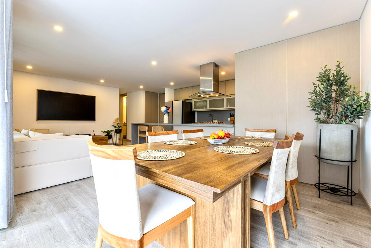 Modern High-Floor 2-Bedroom Residence with Premium Amenities in Altos del Poblado