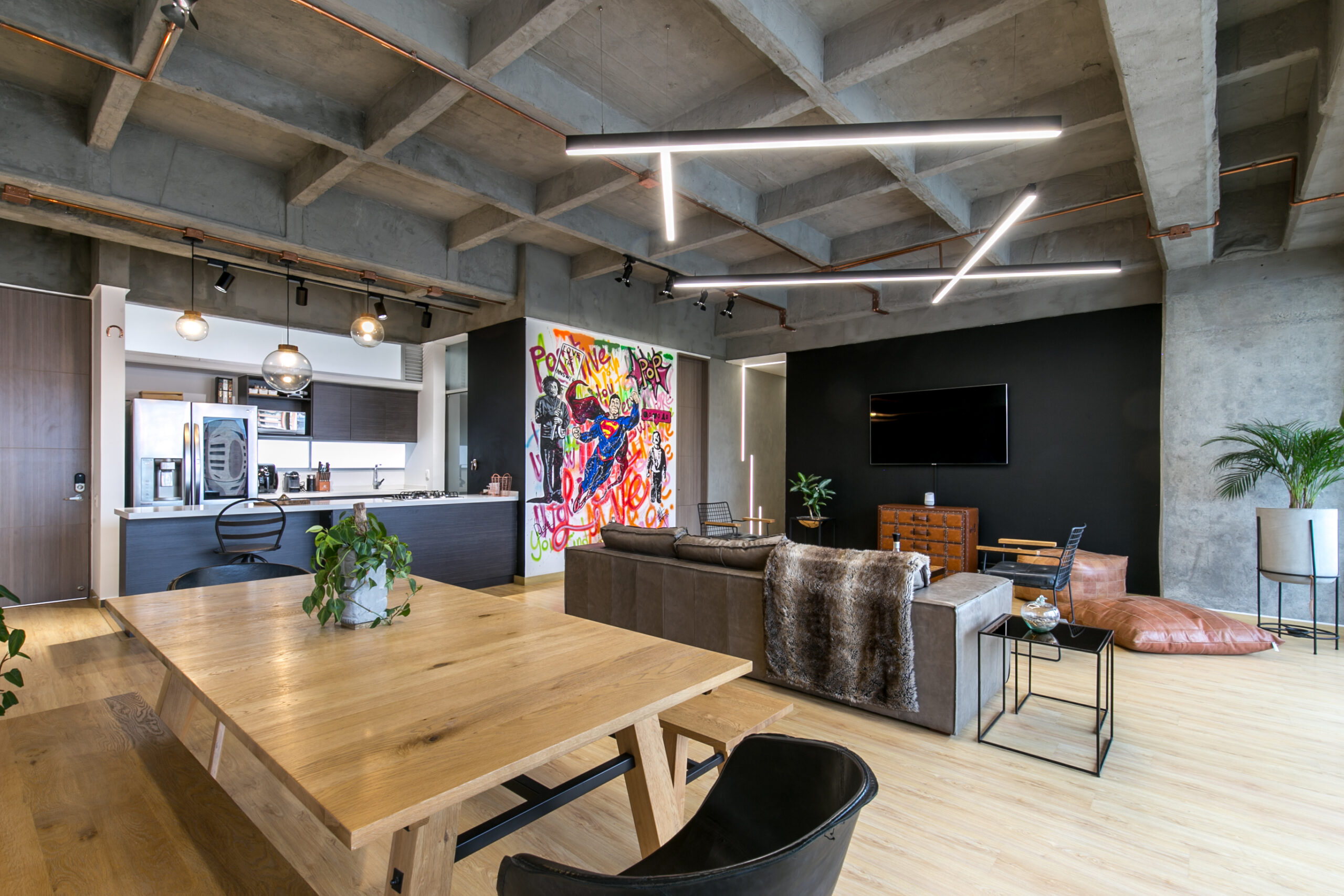 Industrial-Style Residence in Milla de Oro with Expansive Social Areas (TURNKEY)