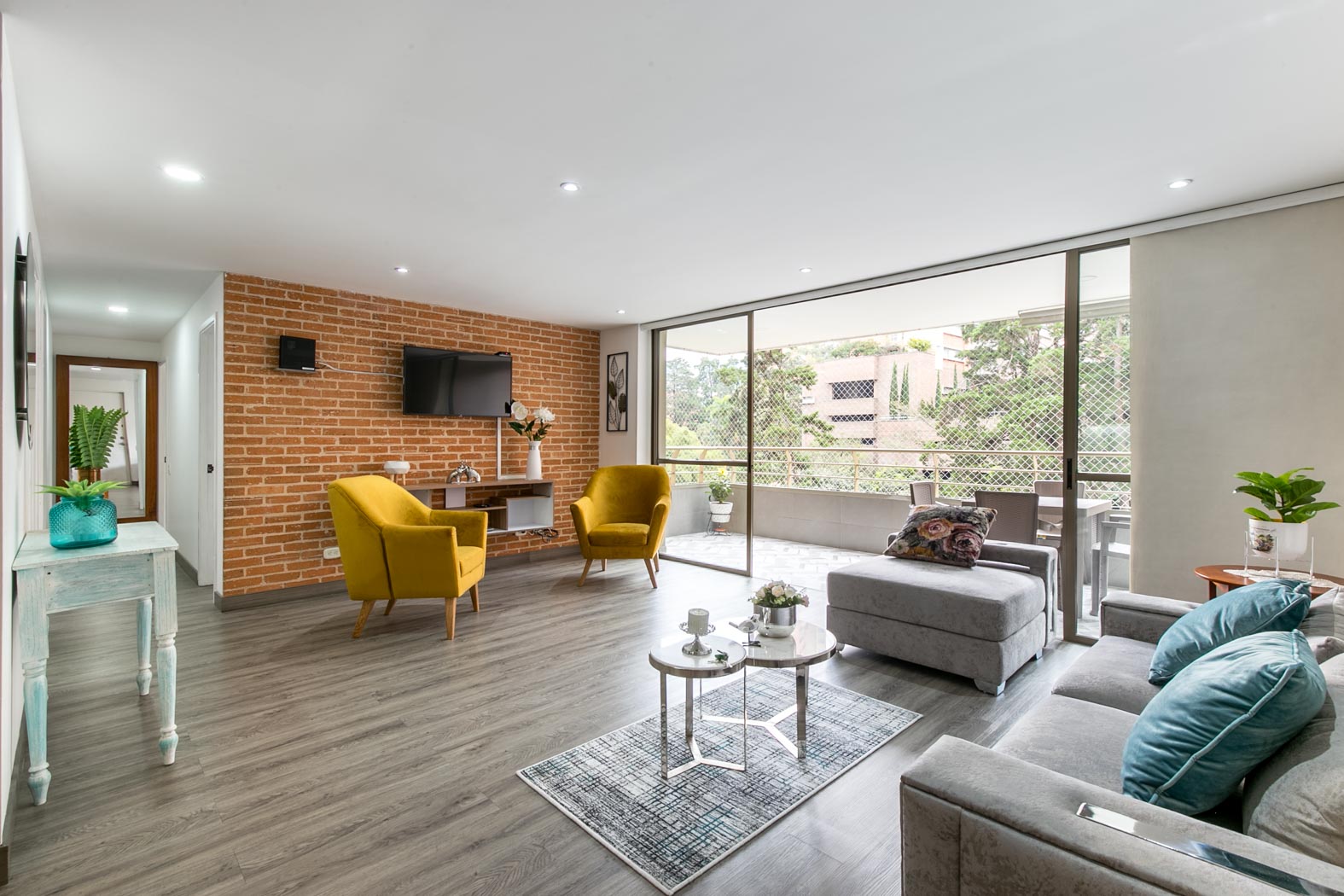 Tranquil 3-Bedroom Apartment for Sale | Fully Furnished | Walk to Provenza