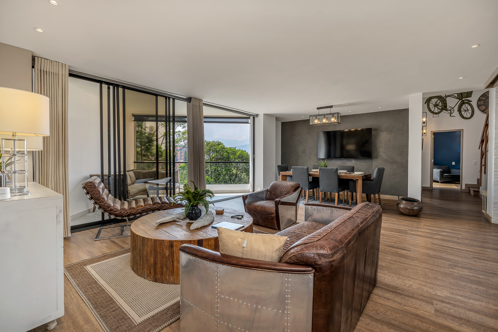 Luxury Fully Furnished Two-Level Penthouse Near Provenza – Poblado