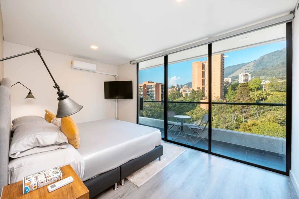 quartier-801-16-primary-bedroom-view