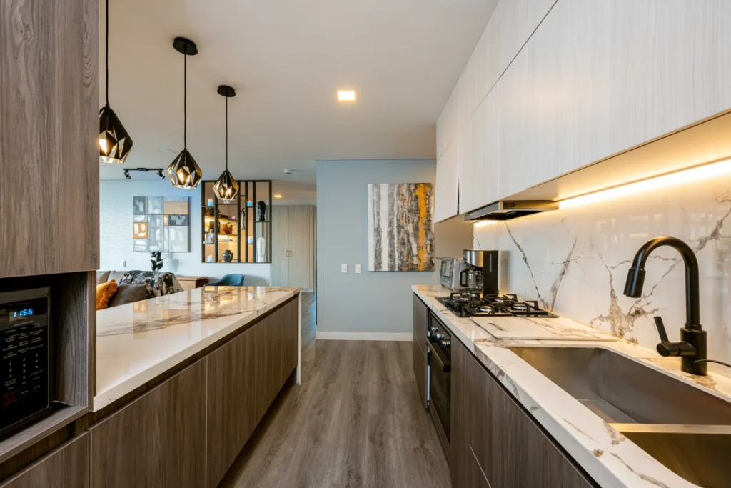quartier-801-39-kitchen-galley