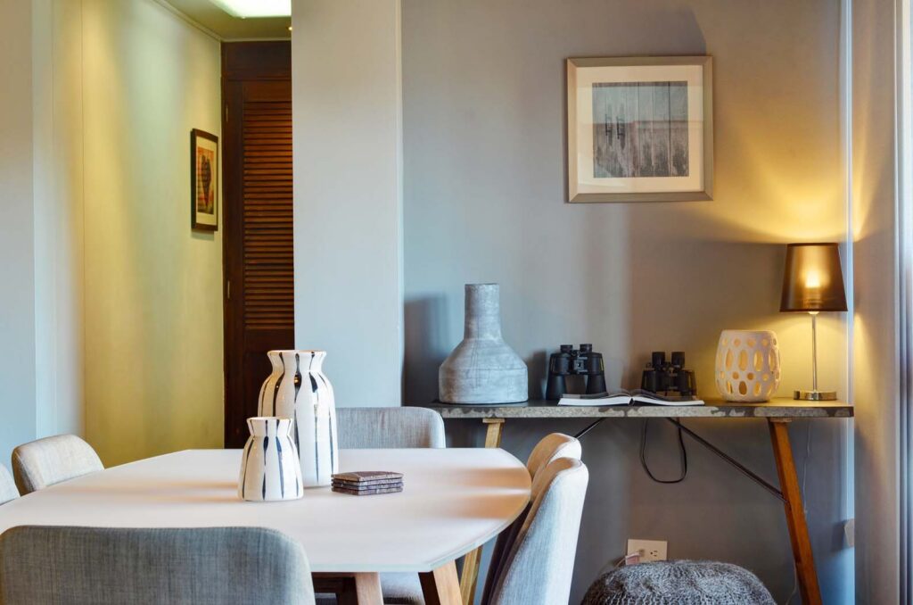 Corner Table