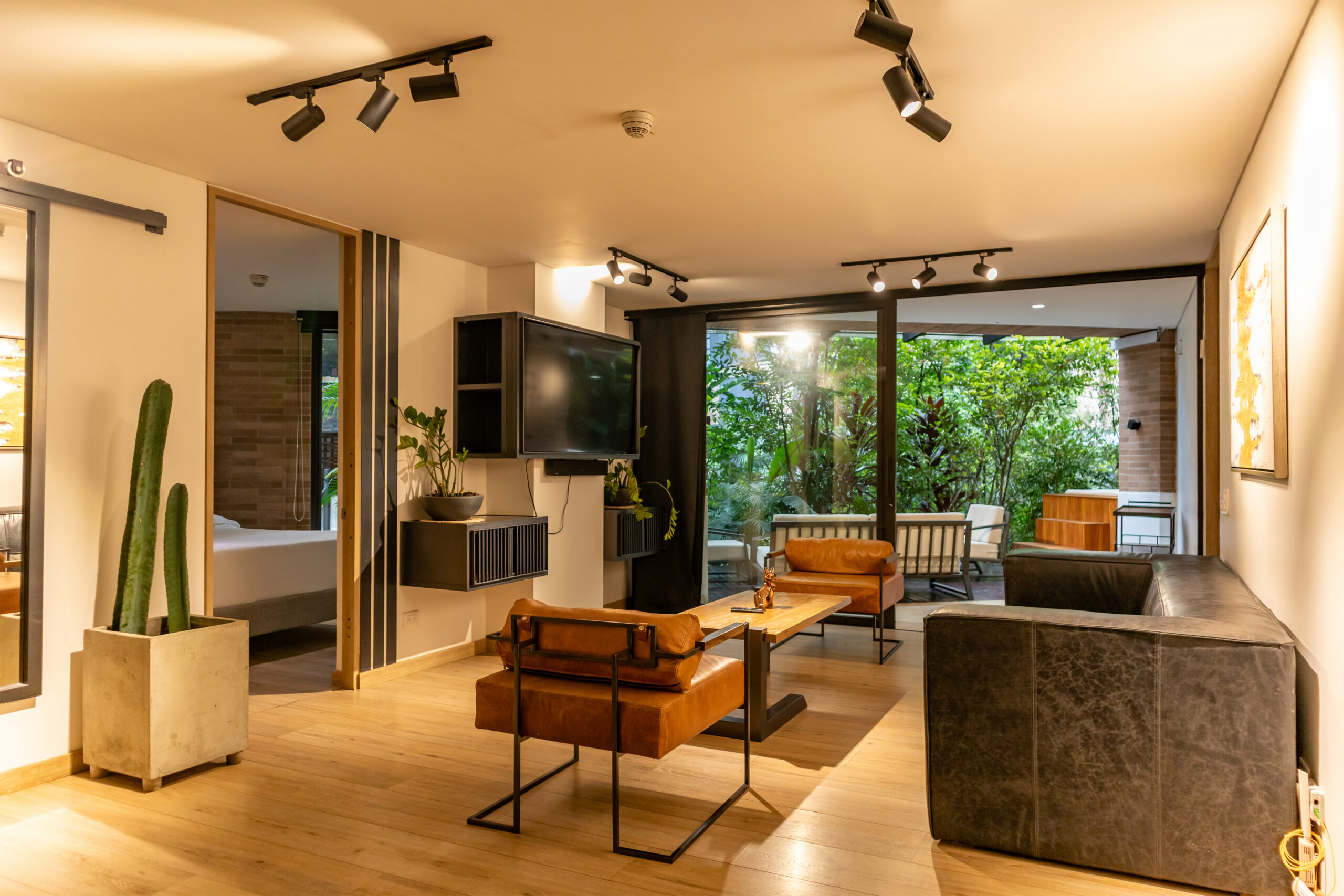 Exclusive fully furnished Apartment with Private Jacuzzi and Terrace