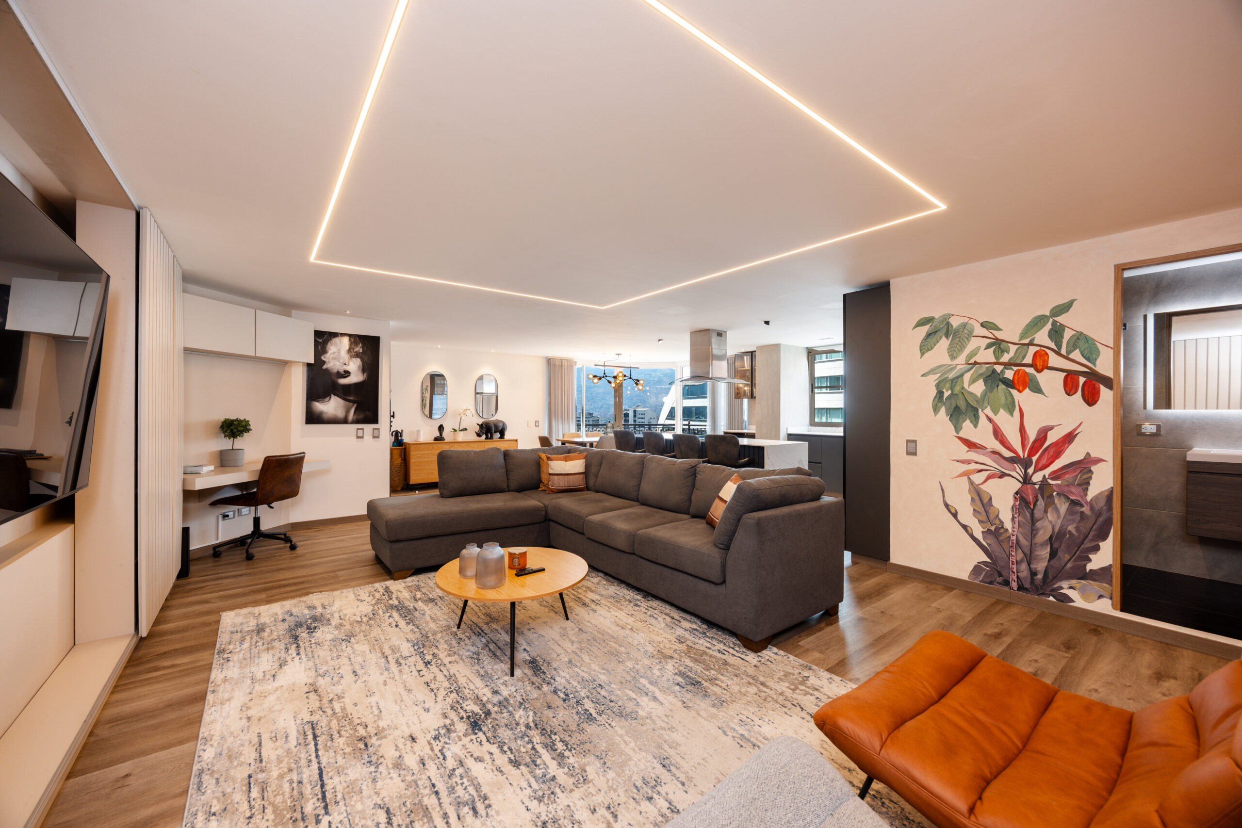 Stunning 173m² Luxury Apartment with Panoramic Views – Steps from San Fernando Plaza