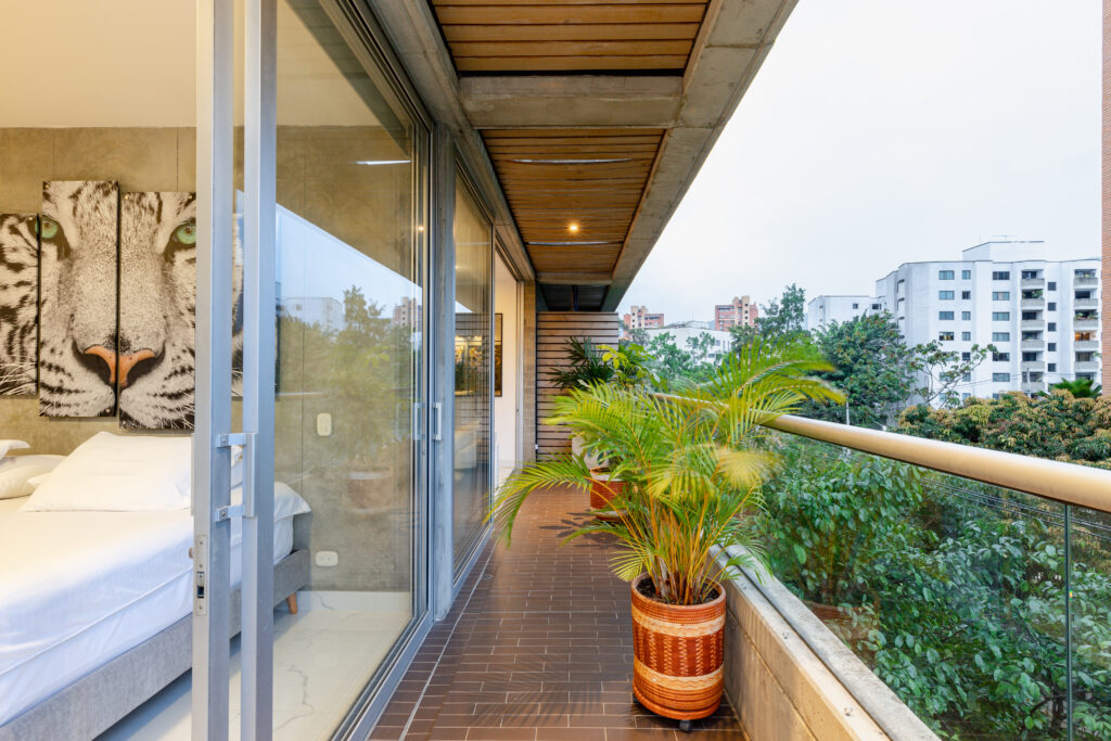 Corner Triplex with Private Terrace and Jacuzzi view 20