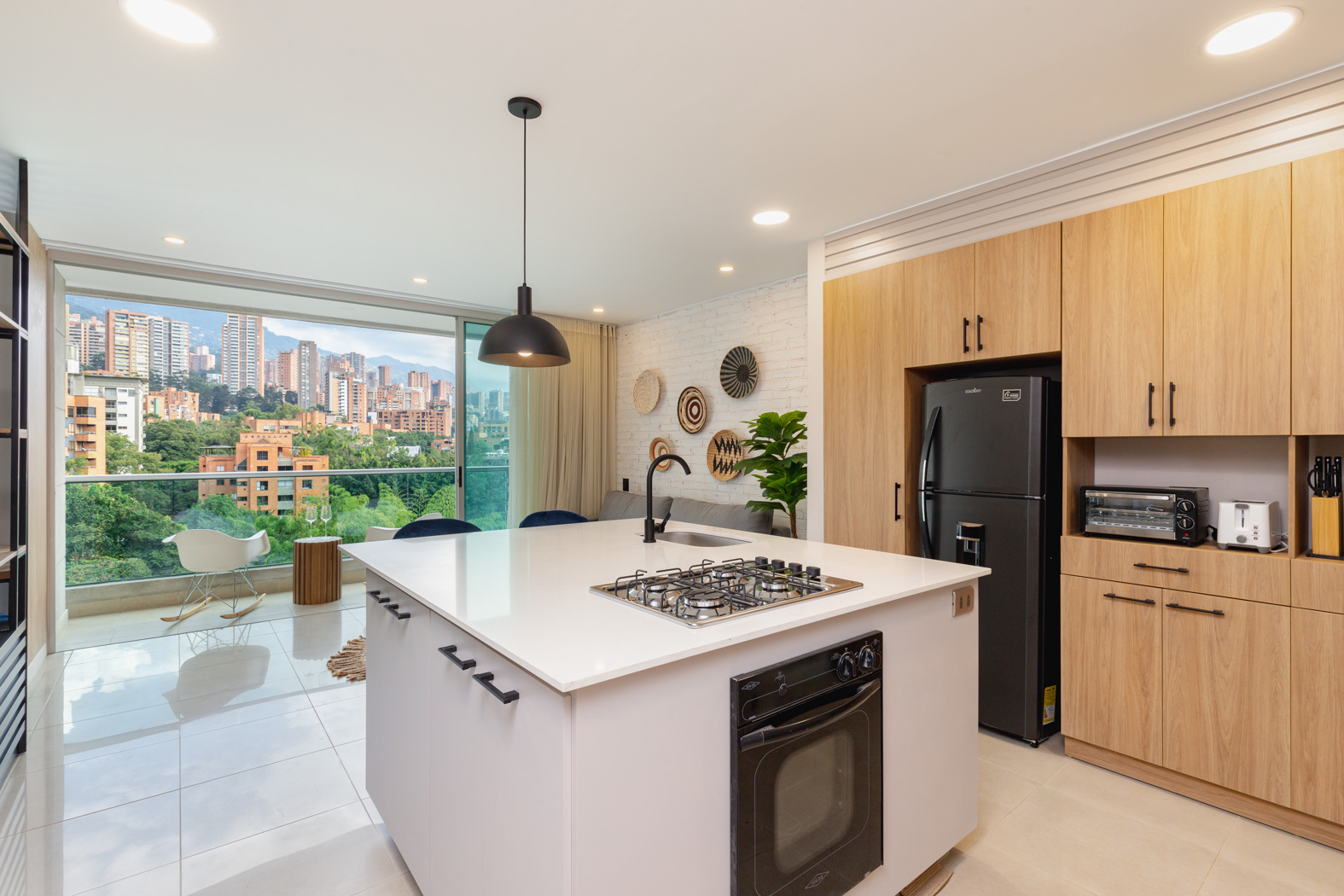 Turnkey High-Yield Investment: Fully Remodeled 1-Bedroom with Stunning City Views in El Poblado