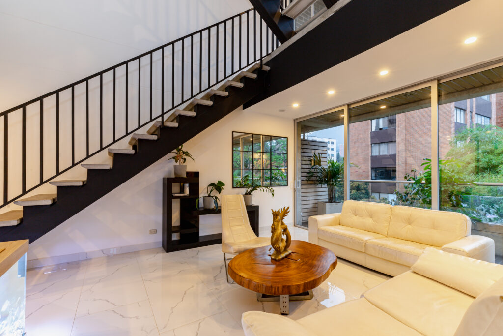 Corner Triplex with Private Terrace and Jacuzzi view 8